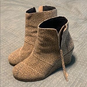 Toms leopard print wedge booties